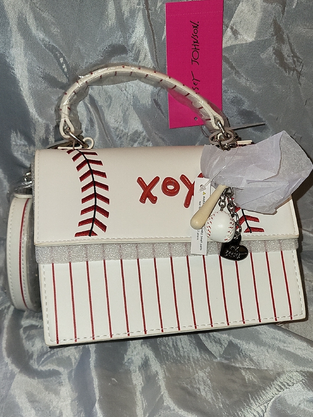 Betsey Johnson White & Red XOMYLO2 Baseball Satchel W Bat Baseball Heart Fob